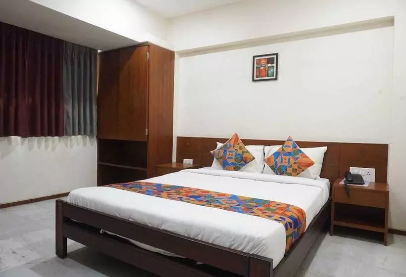 Отель Executive Residency