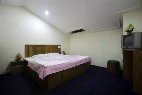 Hotel New Adarsh