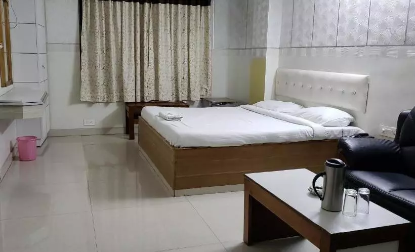 ホテル Sarovar