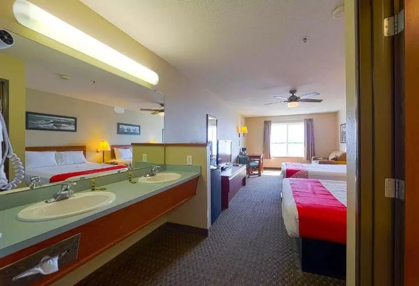 فندق Siletz Bay Lodge