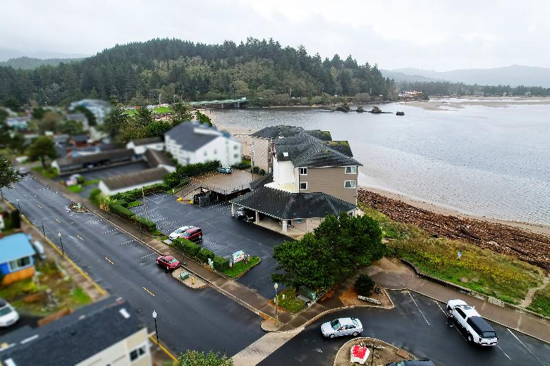 فندق Siletz Bay Lodge