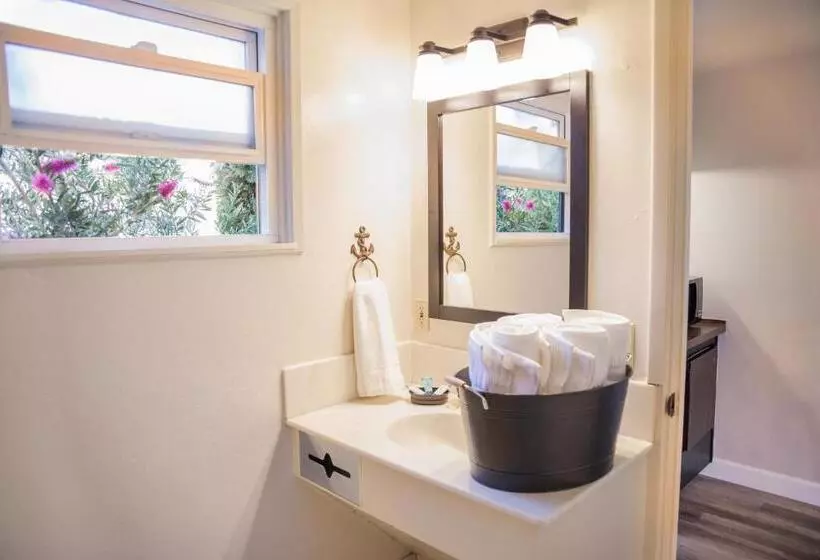 汽车旅馆  The Landing At Morro Bay