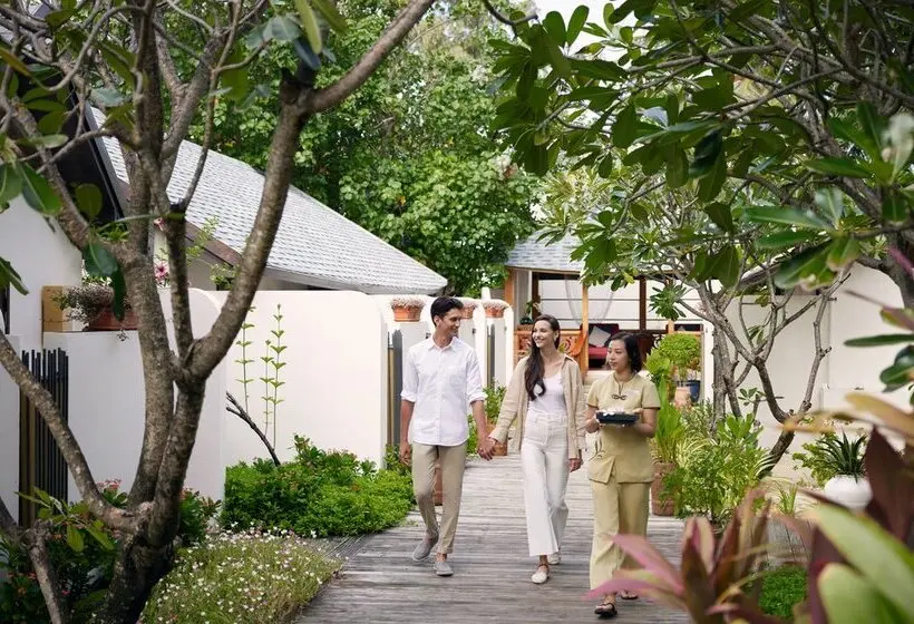Centara Ras Fushi Resort & Spa Maldives