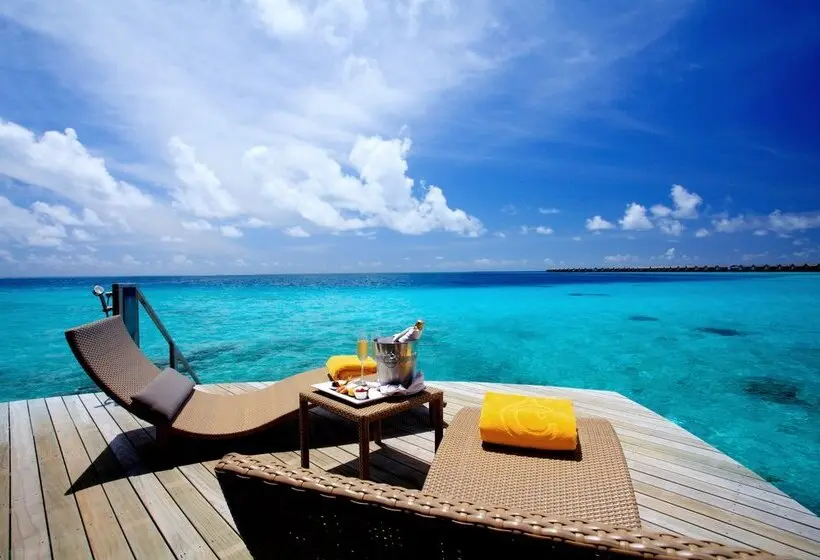 Centara Ras Fushi Resort & Spa Maldives