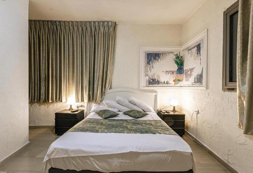 The New Hotel Blue Weiss