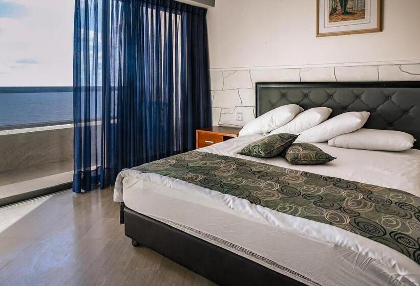 The New Hotel Blue Weiss