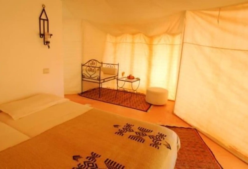 בית מלון כפרי Campement Yadis Ksar Ghilane