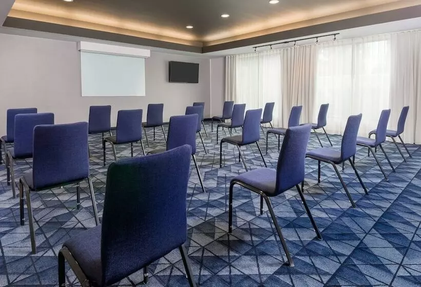 호텔 Courtyard Tallahassee North/i10 Capital Circle