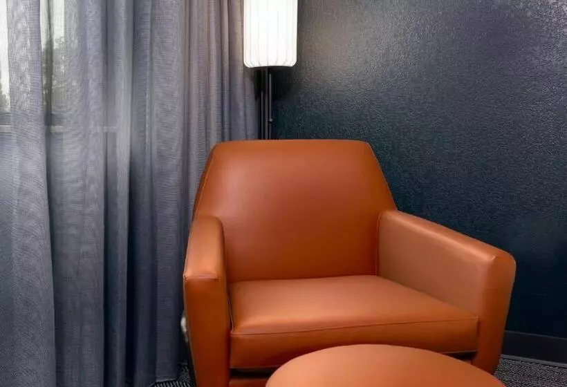 호텔 Courtyard Tallahassee North/i10 Capital Circle