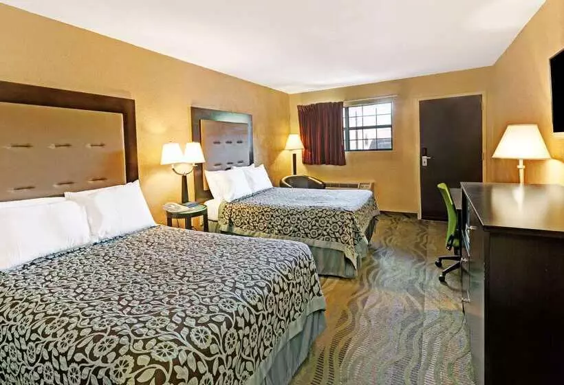 Отель Days Inn By Wyndham Cherokee Near Casino