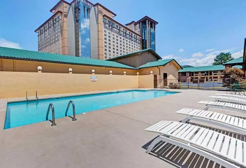 Отель Days Inn By Wyndham Cherokee Near Casino