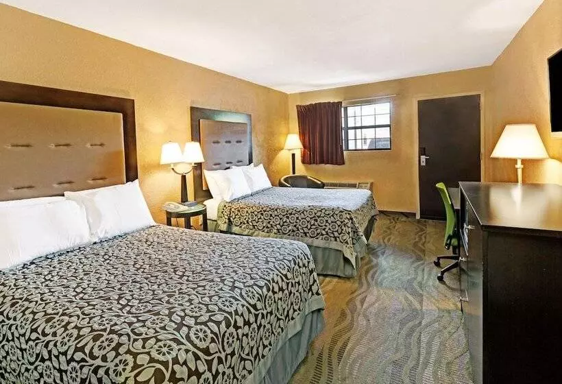 Отель Days Inn By Wyndham Cherokee Near Casino