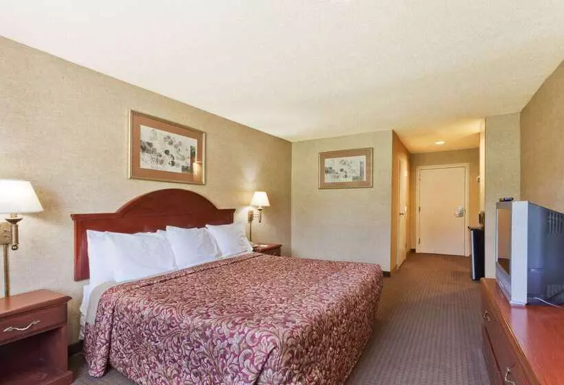 ホテル Days Inn & Suites By Wyndham Wynne