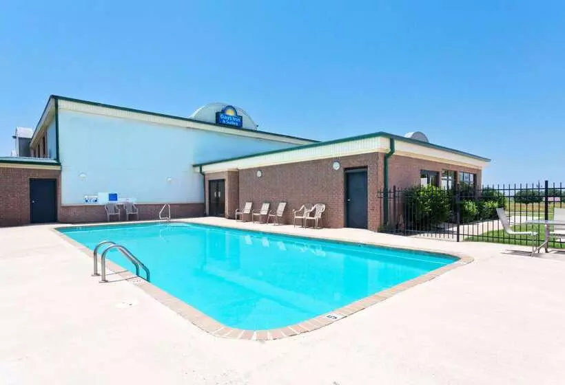 ホテル Days Inn & Suites By Wyndham Wynne