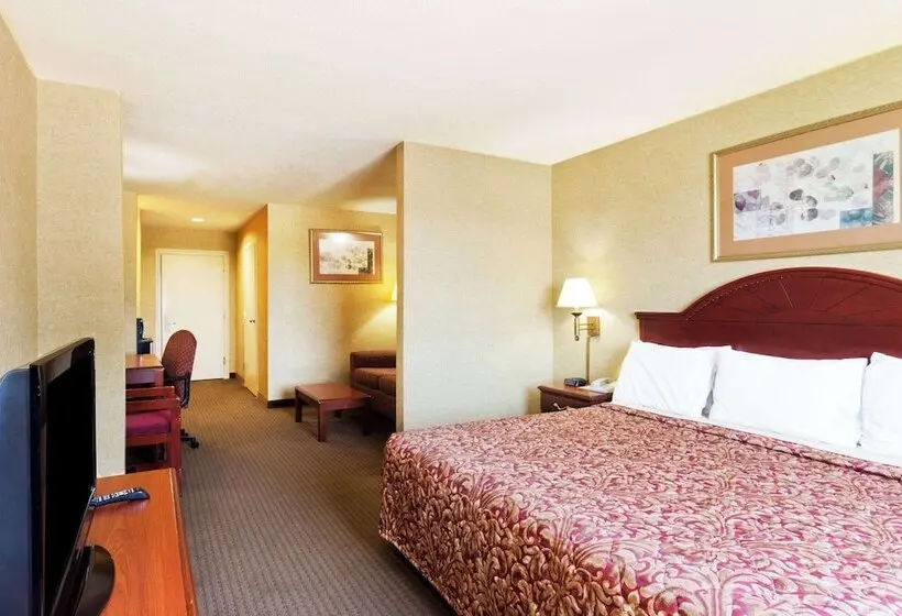 ホテル Days Inn & Suites By Wyndham Wynne