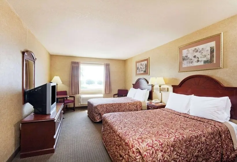ホテル Days Inn & Suites By Wyndham Wynne