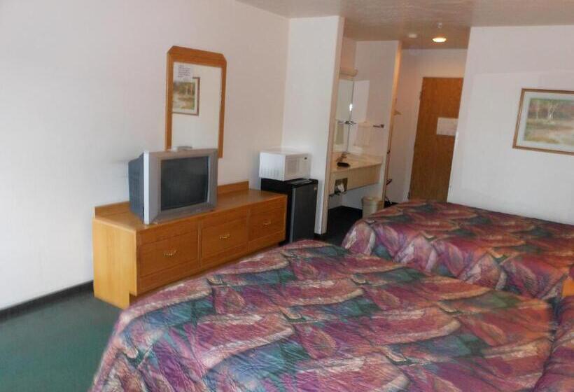 בית מלון כפרי Economy Inn & Suites