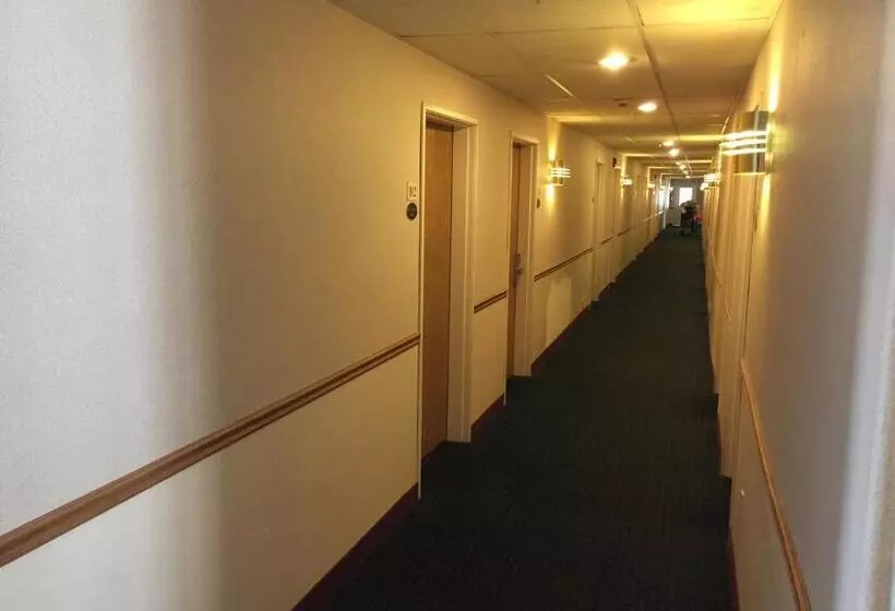 酒店 Economy Inn & Suites