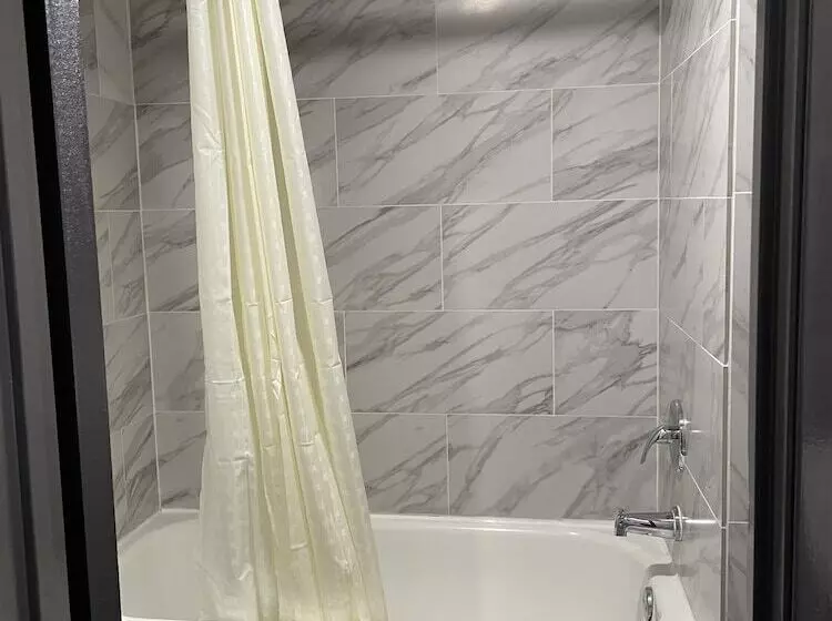 호텔 Executive Inn