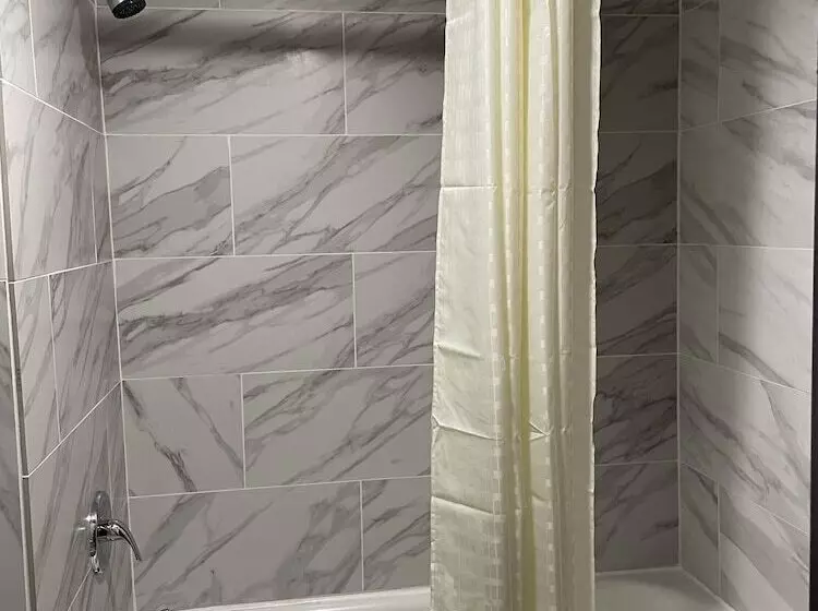 호텔 Executive Inn