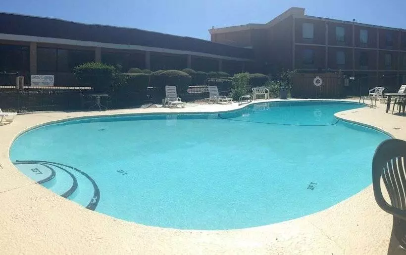 호텔 Executive Inn