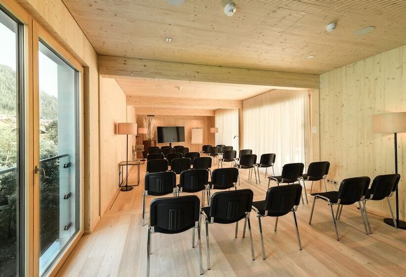 בית מלון כפרי Dips&drops   First Bike & Ski Hub