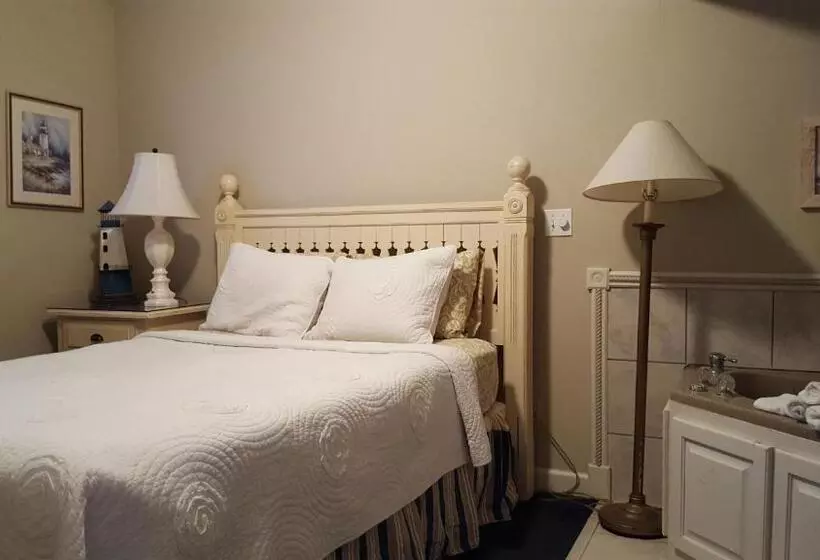 Hotelli Snug Harbor Inn