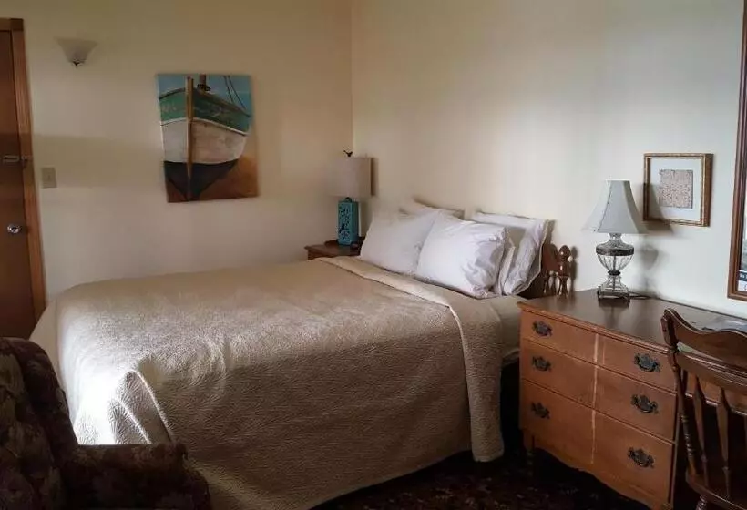 Hotelli Snug Harbor Inn