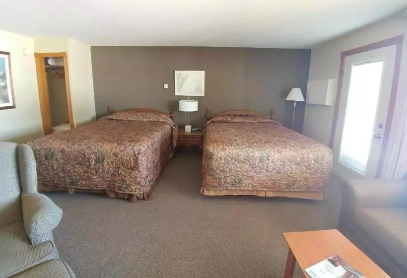Hotelli Snug Harbor Inn