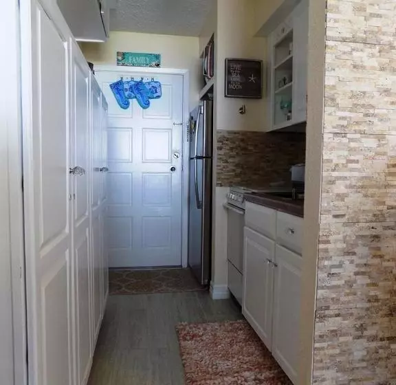 استراحتگاه Islander East Searenity