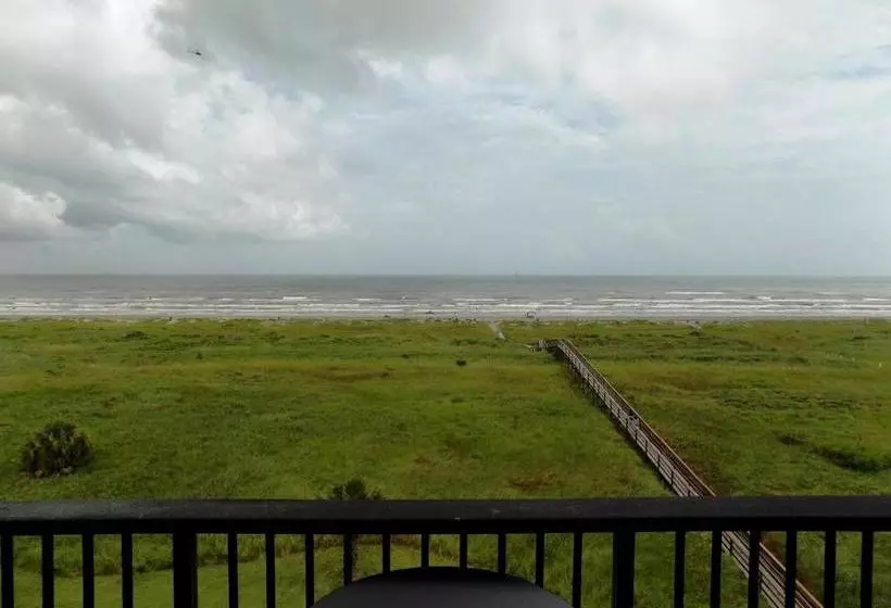 استراحتگاه Islander East Searenity