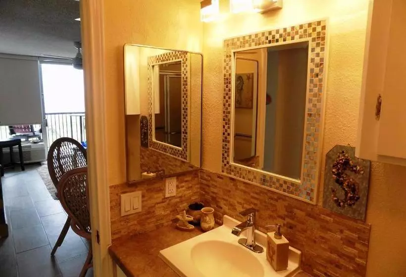 استراحتگاه Islander East Searenity