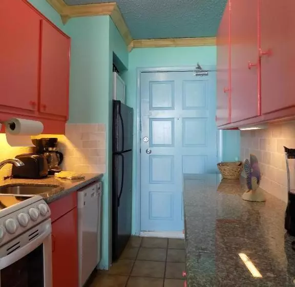 استراحتگاه Islander East Searenity