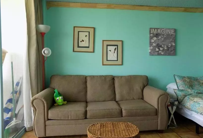 استراحتگاه Islander East Searenity