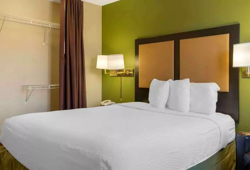 Extended Stay America Suites Detroit Metropolitan Airport