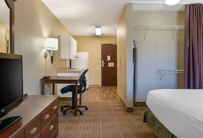 Extended Stay America Suites Detroit Metropolitan Airport