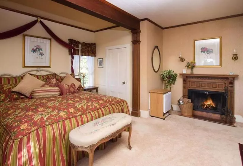 Headlands Inn Bed And Breakfast