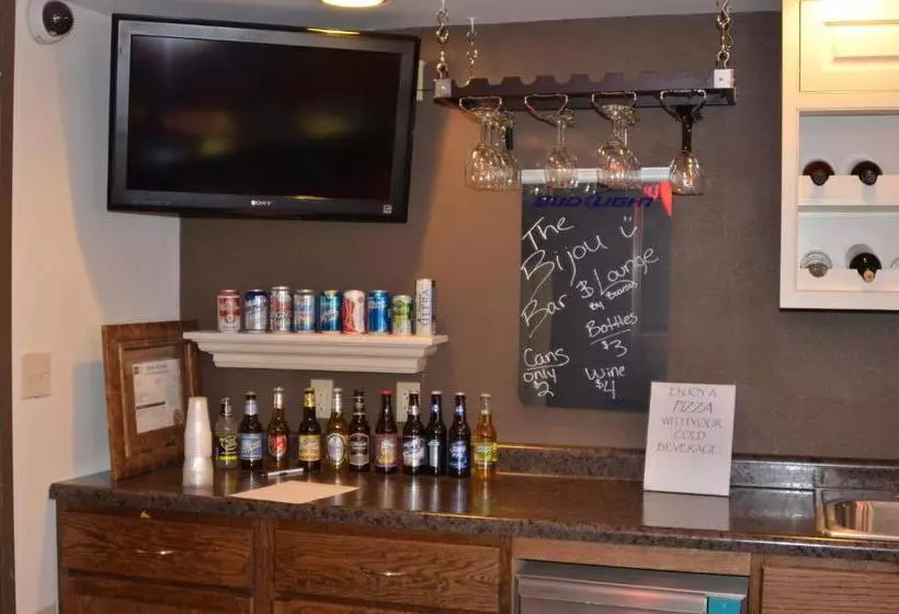 Boarders Inn And Suites By Cobblestone Hotels   Fayette