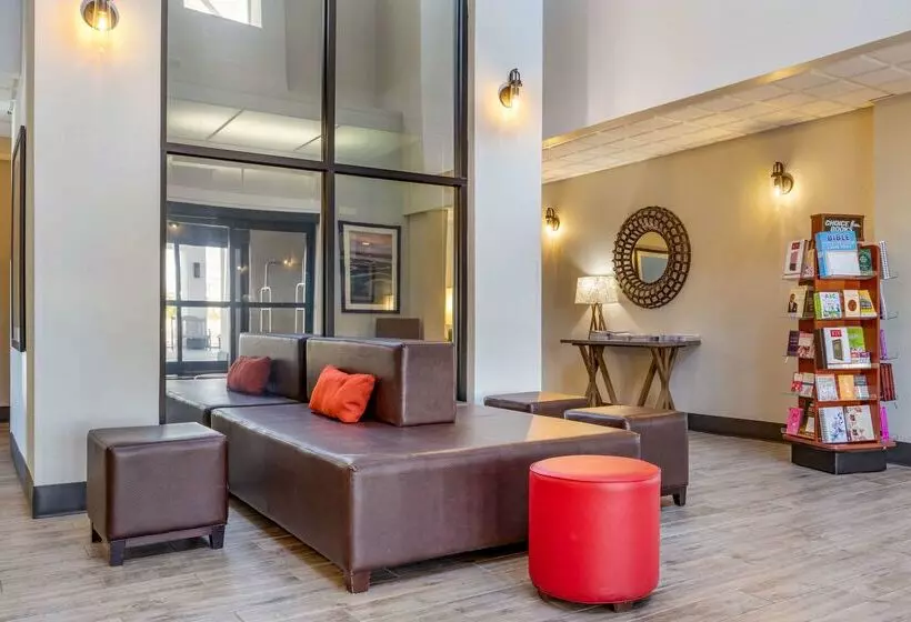 ホテル Comfort Suites Southport  Oak Island