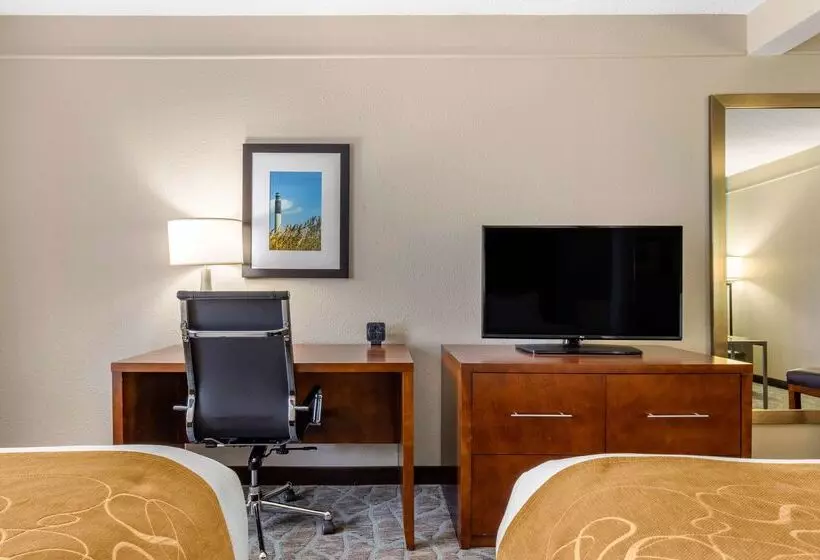 ホテル Comfort Suites Southport  Oak Island