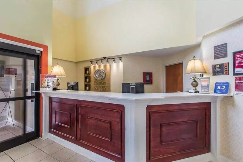 ホテル Comfort Suites Southport  Oak Island