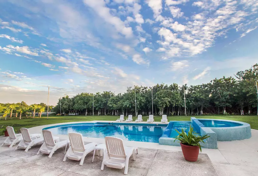 호텔 Costa Maya Inn