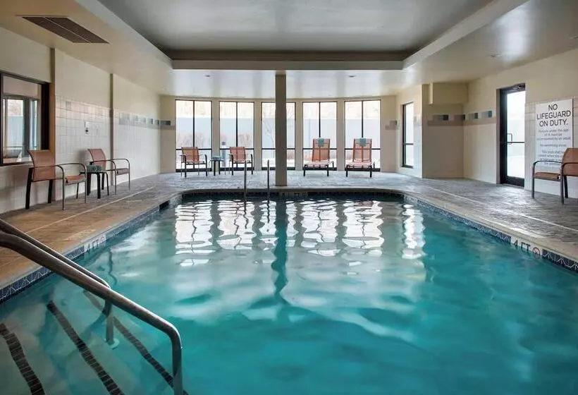 Отель Courtyard By Marriott Lebanon