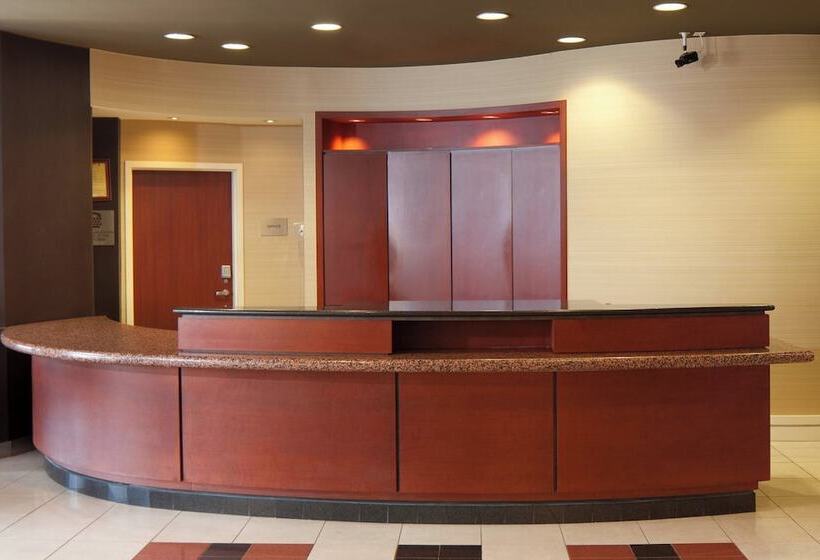 Отель Courtyard By Marriott Lebanon