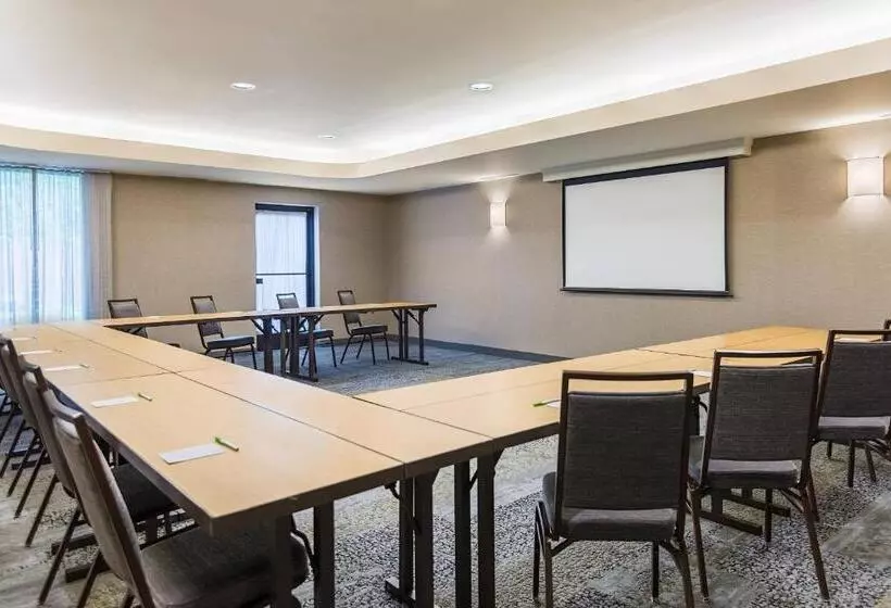 ホテル Courtyard By Marriott Providence Lincoln