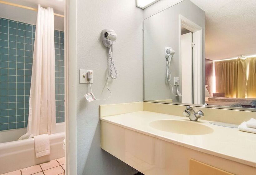 ホテル Econo Lodge