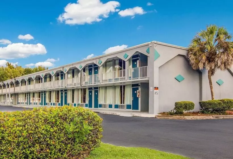 Отель Econo Lodge