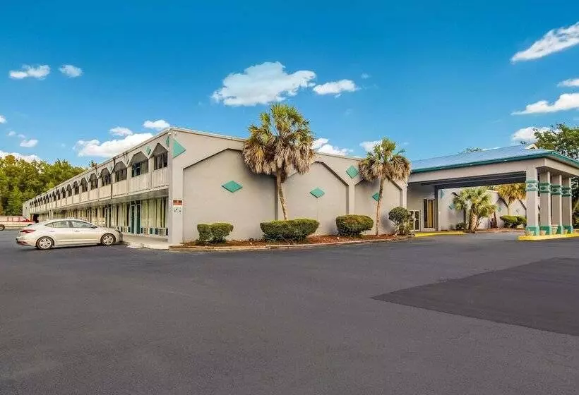 Отель Econo Lodge