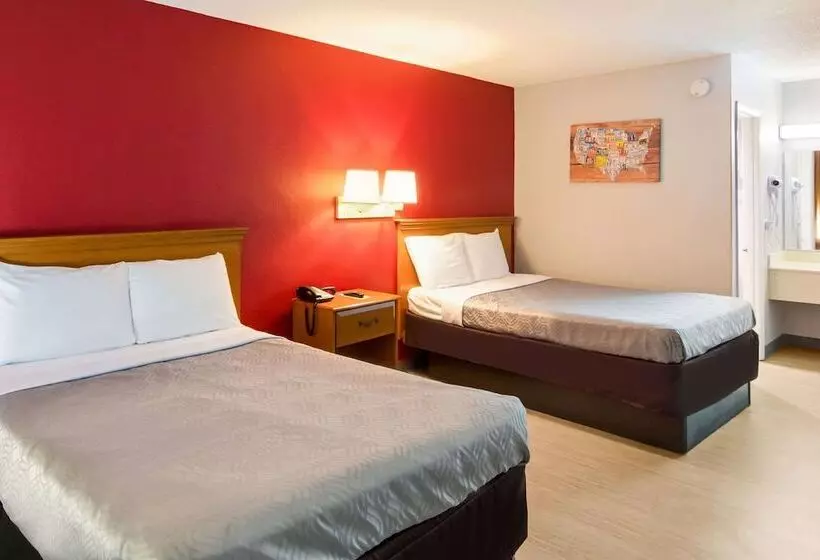 Отель Econo Lodge