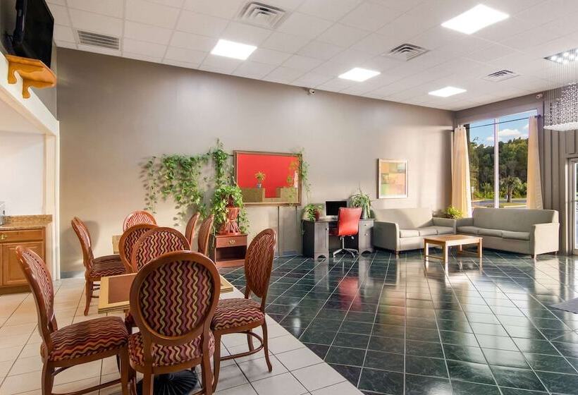 ホテル Econo Lodge